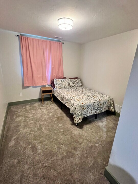 420 W 18th St in Idaho Falls, ID - Building Photo