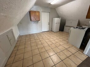 124 Beck Ave, Unit 3 in Akron, OH - Building Photo - Building Photo
