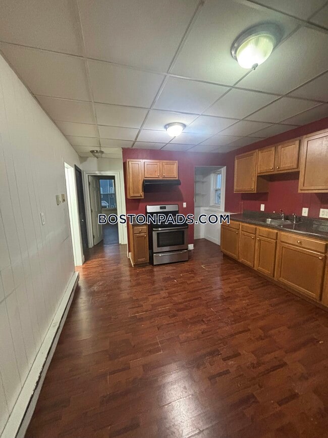 289 Chelsea St, Unit 2