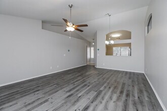 8711 N 112th Ave in Peoria, AZ - Building Photo - Building Photo
