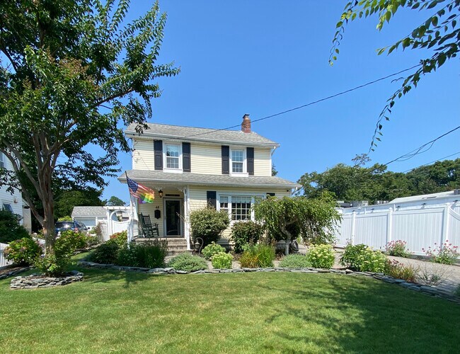 48 Union Ave Rentals in Amityville, NY