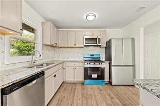 3981 Rutgers Dr SW in Atlanta, GA - Building Photo - Building Photo