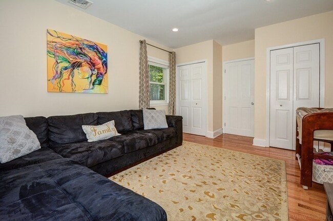 30 Beecher Pl in Newton, MA - Building Photo - Building Photo