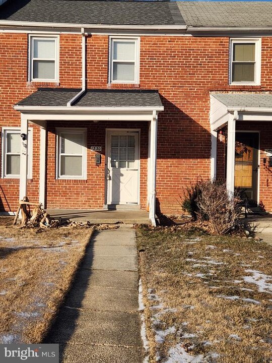 1330 Meridene Dr in Baltimore, MD - Building Photo