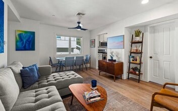731 Bath St in Santa Barbara, CA - Building Photo - Building Photo