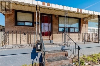 8 Dean St in Brampton, ON - Building Photo - Building Photo
