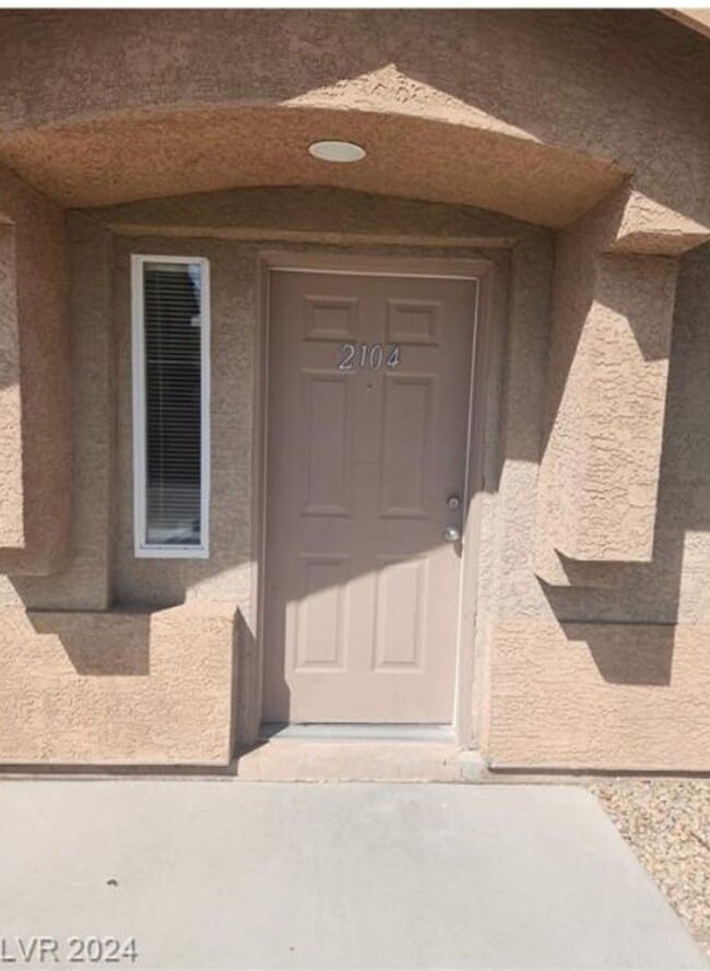 property at 460 Rexford Dr