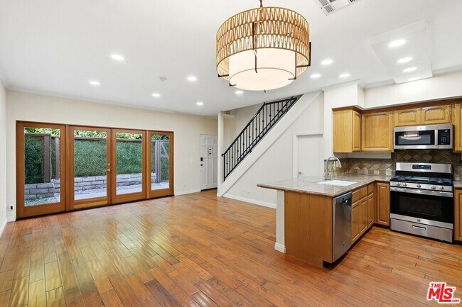 2406 Aviation Blvd in Redondo Beach, CA - Building Photo - Building Photo