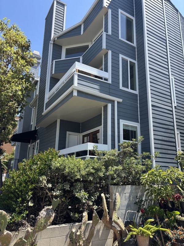 property at 11818 Courtleigh Dr
