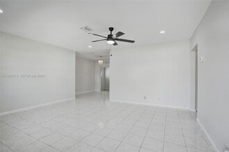 2621 SW Natura Ave in Deerfield Beach, FL - Foto de edificio - Building Photo