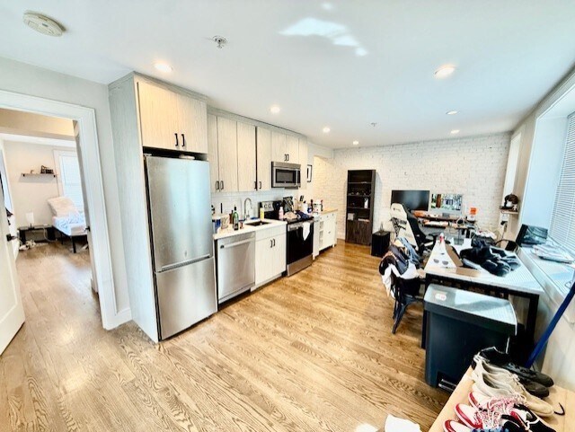 property at 366 Hanover St