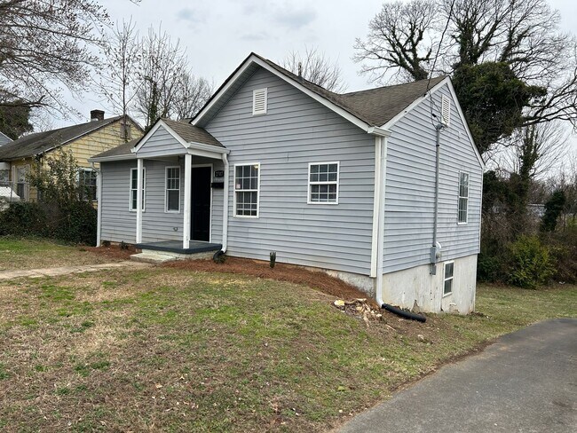 2707 Patrick Ave in Winston-Salem, NC - Building Photo - Building Photo