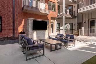 Residences at Grayson Heights in San Antonio, TX - Foto de edificio - Building Photo