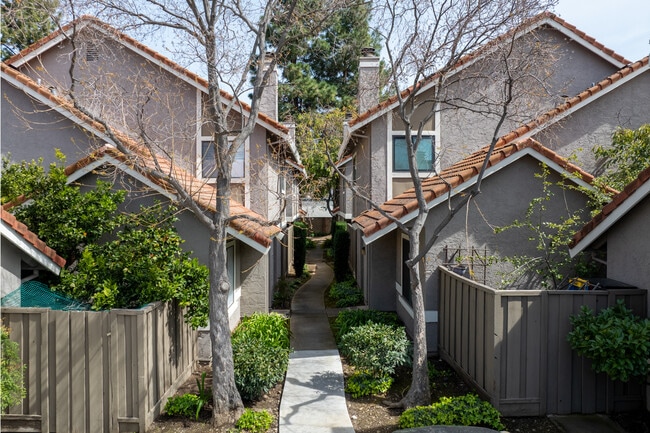 Ross Creek Village in San Jose, CA - Building Photo - Building Photo