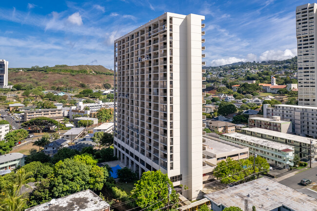 Camelot in Honolulu, HI - Building Photo - Building Photo