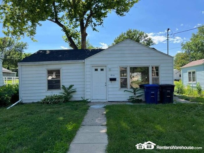 1914 10th St in Des Moines, IA - Building Photo - Building Photo