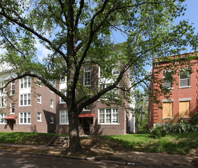 North Mersington Apartments in Kansas City, MO - Foto de edificio - Building Photo