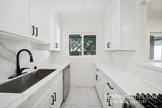 1206 Hayworth Ave in West Hollywood, CA - Building Photo - Building Photo