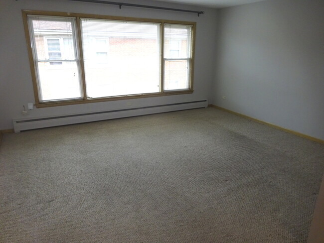 6636 N Harlem Ave in Chicago, IL - Building Photo - Building Photo