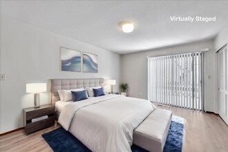 102 Promethean Way in Mountain View, CA - Foto de edificio - Building Photo