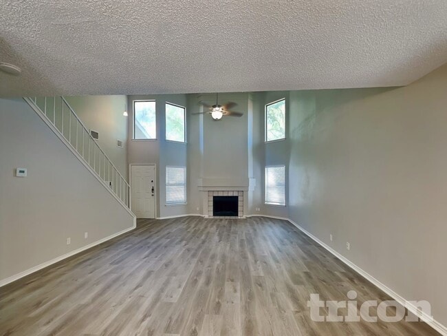 7715 Skyline Ridge Dr in San Antonio, TX - Building Photo - Building Photo