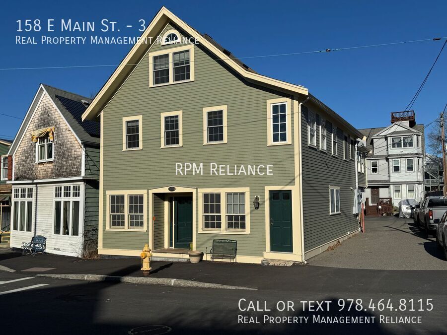 158 E Main St in Gloucester, MA - Building Photo