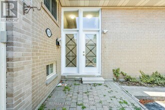 15 McClure Ave in Brampton, ON - Building Photo - Building Photo
