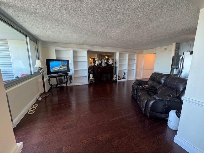 3883 Turtle Creek Blvd, Unit 1603 in Dallas, TX - Building Photo - Building Photo