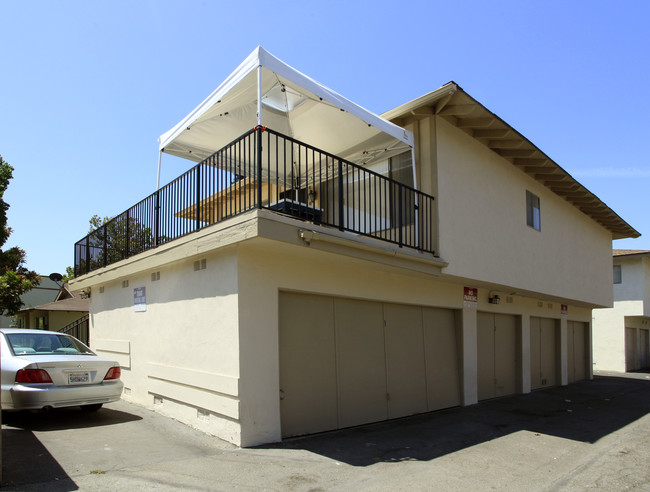 2343 E Omega Ave in Anaheim, CA - Building Photo - Building Photo