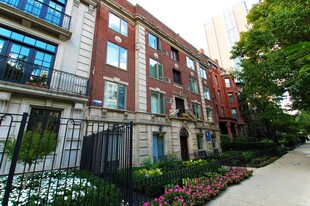 1504 N Dearborn Pkwy Apartments