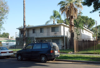 Loma Vista Apartments in Riverside, CA - Building Photo - Building Photo