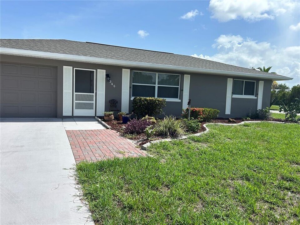 346 Cypress Ave NW in Port Charlotte, FL - Building Photo