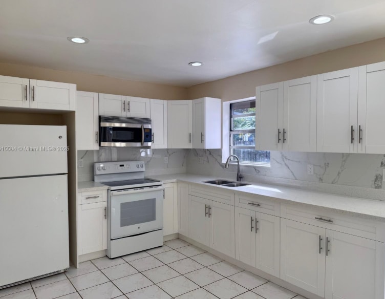 25912 SW 133rd Pl in Homestead, FL - Building Photo