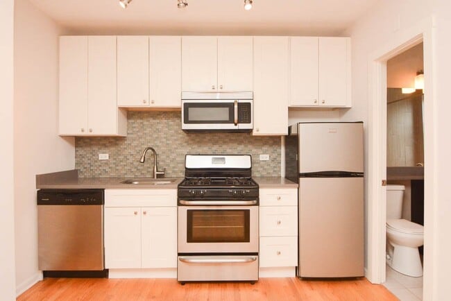 2852 W Palmer St, Unit 013 in Chicago, IL - Building Photo - Building Photo