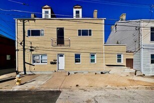 1332 Goettmann St, Unit 3 in Pittsburgh, PA - Building Photo