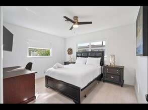 5040 NE 22nd Ave in Lighthouse Point, FL - Building Photo - Building Photo