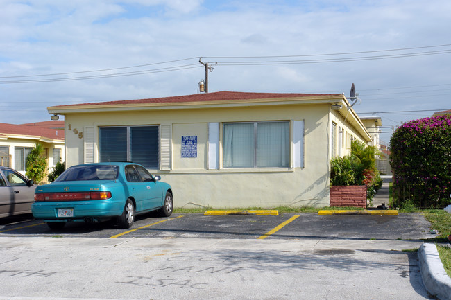 135 W 7th St in Hialeah, FL - Building Photo - Building Photo