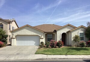 5162 W Home Ave in Fresno, CA - Building Photo
