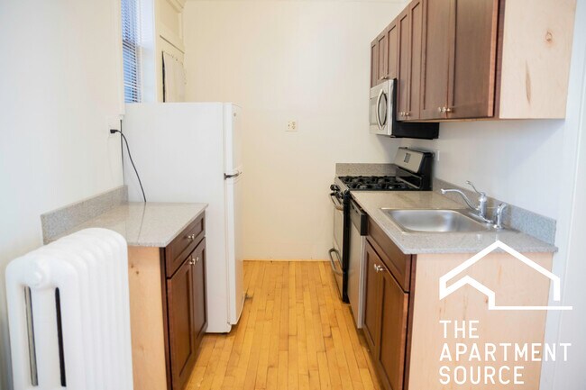 1425 W Cullom Ave in Chicago, IL - Building Photo - Building Photo