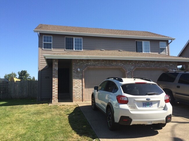 property at 674-676 N Cloverleaf Loop
