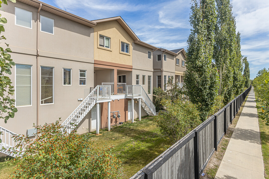 West Haven Green in Leduc, AB - Building Photo