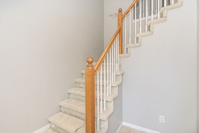 5681 Pine Aires Dr, Unit 5681 Pine Aires Drive in Sterling Heights, MI - Building Photo - Building Photo