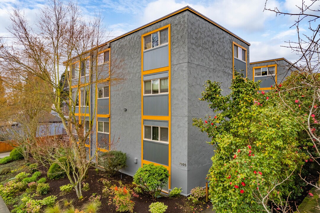 7925 Densmore Ave N in Seattle, WA - Foto de edificio