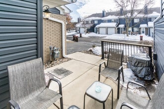 1810 Donegal Dr, Unit 6 in Woodbury, MN - Foto de edificio - Building Photo