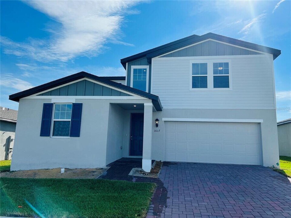 1617 Denali St in Davenport, FL - Building Photo