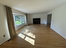 8735 Rudderow Ave in Pennsauken, NJ - Building Photo