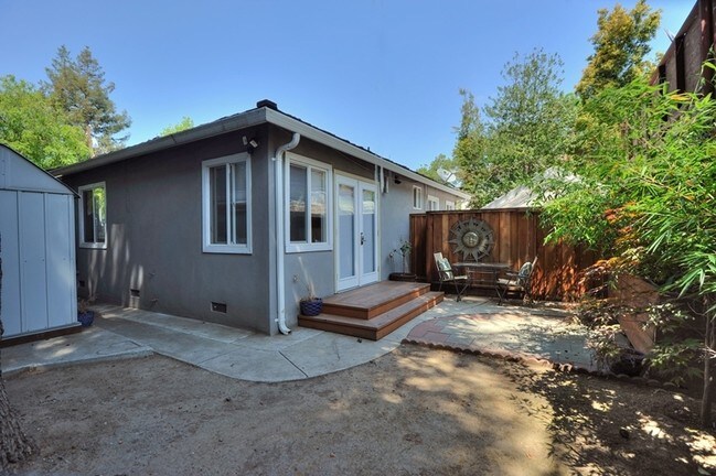 387 Mariposa Ave in Mountain View, CA - Building Photo - Building Photo