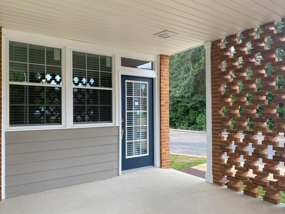 109 Adams St-Unit -B in Greenville, AL - Foto de edificio