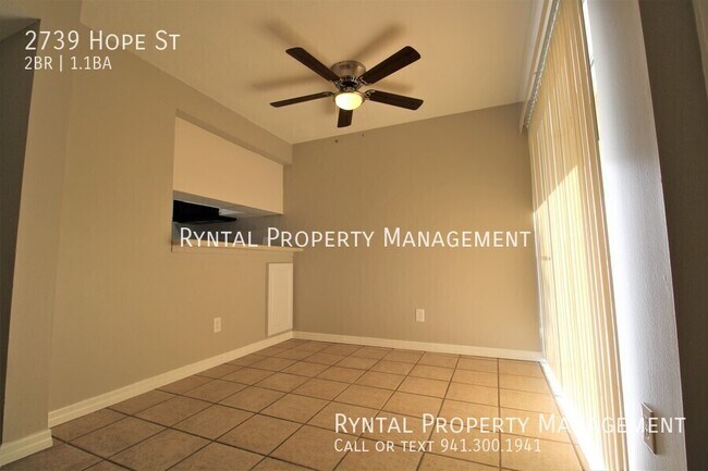 2739 Hope St in Sarasota, FL - Building Photo - Building Photo