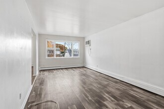 2 Raydol Ave in Secaucus, NJ - Building Photo - Building Photo